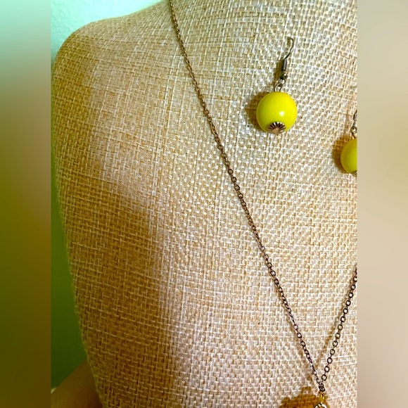 Yellow Pendant Necklace and Earring Set - Picture 5 of 6